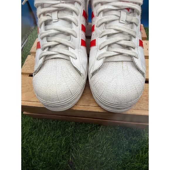 Athletic_Shoes